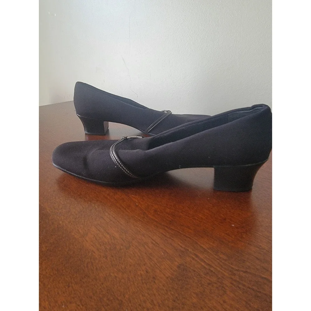 Munro Women's Cindi Black Fabric Comfort Slip On Buckle Block Heel Sz 11M